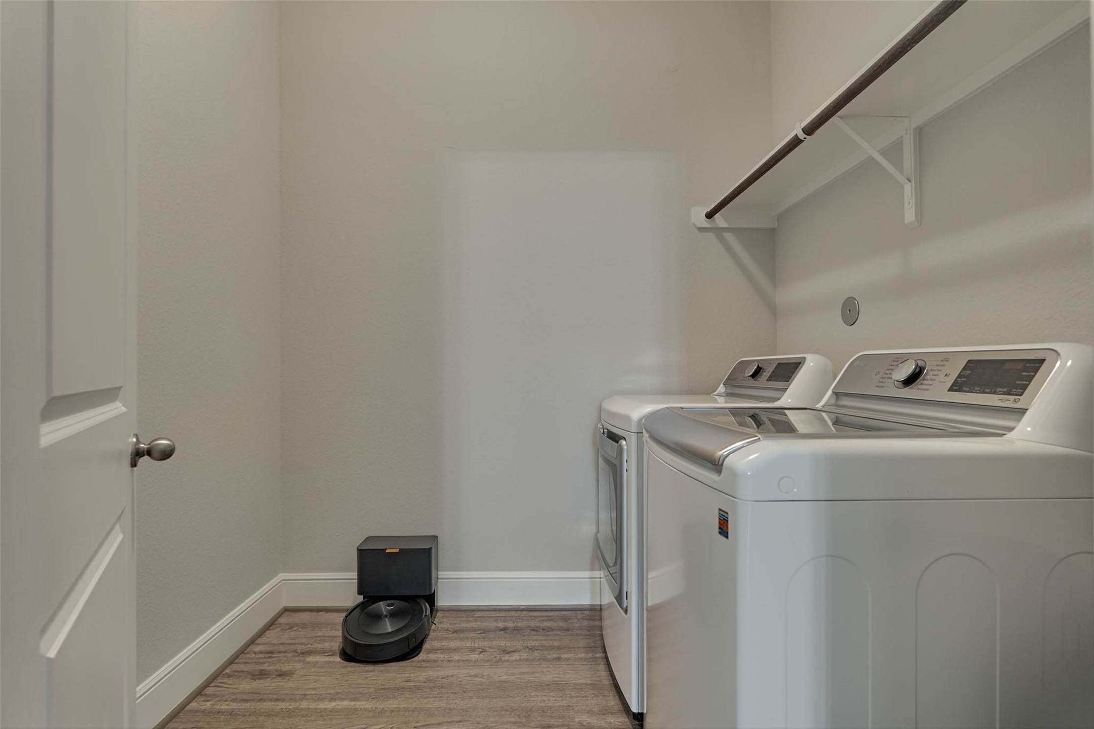 10660 Red Tail Place Conroe, TX 77385 - Photo 39 of 50 a utility room with dryer and washer