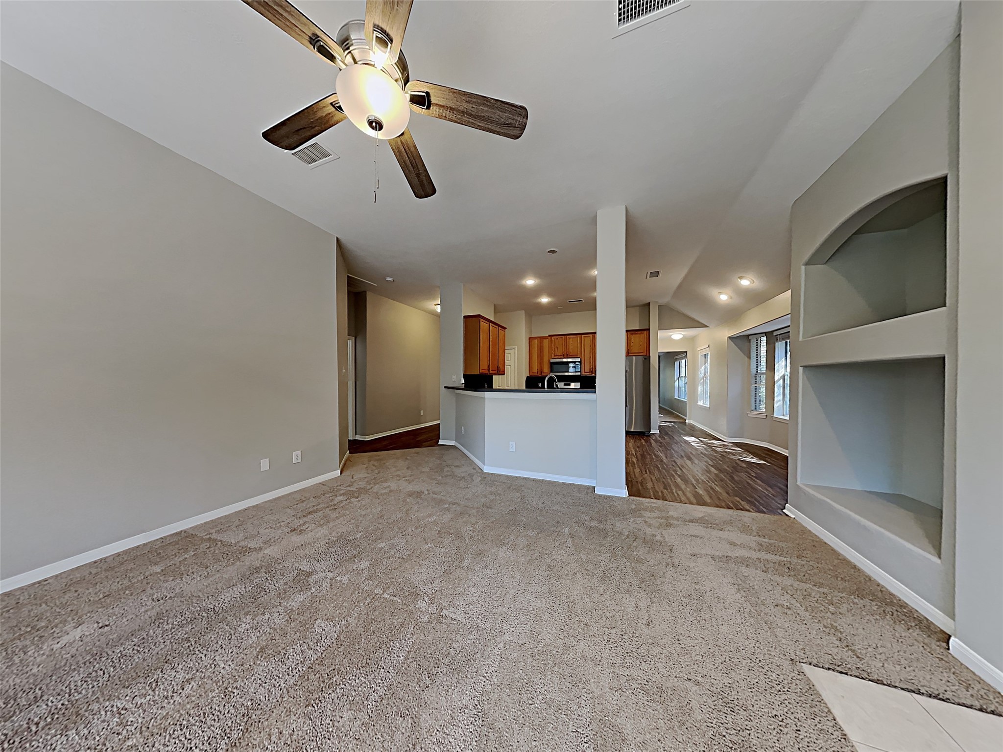 85 Summer Lark Place Spring, TX 77382 - Photo 4 of 20 a view of a kitchen and a kitchen