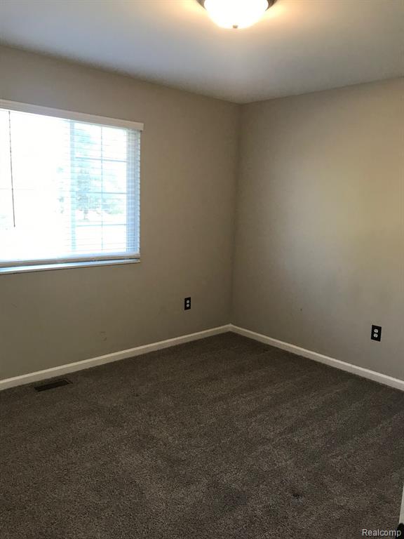 7511 State Road Fort Gratiot, MI 48059 - Photo 18 of 49