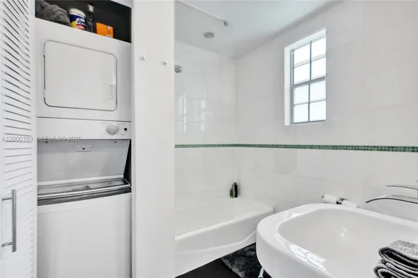 $2,000 | 815 Euclid Avenue, Unit 8, Miami Beach, FL 33139
