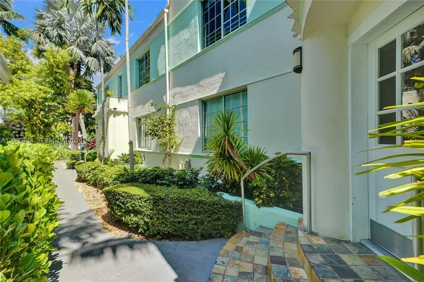 $2,000 | 815 Euclid Avenue, Unit 8, Miami Beach, FL 33139