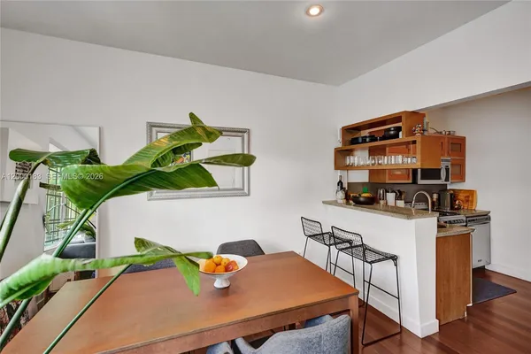 $2,000 | 815 Euclid Avenue, Unit 8, Miami Beach, FL 33139