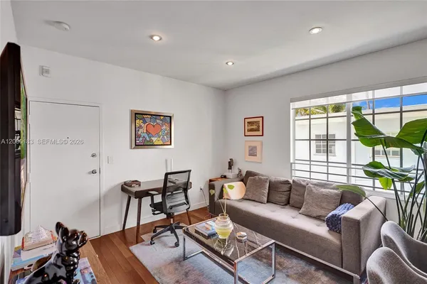 $2,000 | 815 Euclid Avenue, Unit 8, Miami Beach, FL 33139