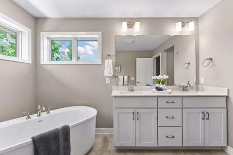 $825,000 | 7276 Rogers Court, Chanhassen, MN 55317