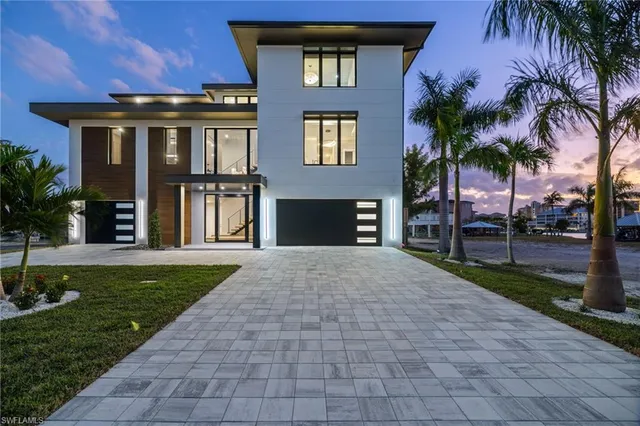 $7,950,000 | 256 Trade Winds Avenue, Naples, FL 34108