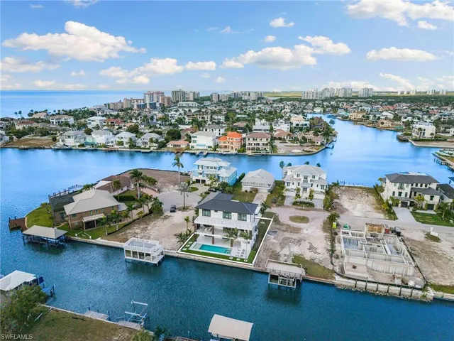 $7,950,000 | 256 Trade Winds Avenue, Naples, FL 34108