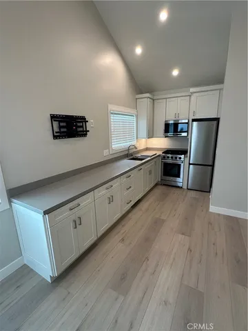 $2,500 | 204 Lugonia Street, Unit C, Newport Beach, CA 92663