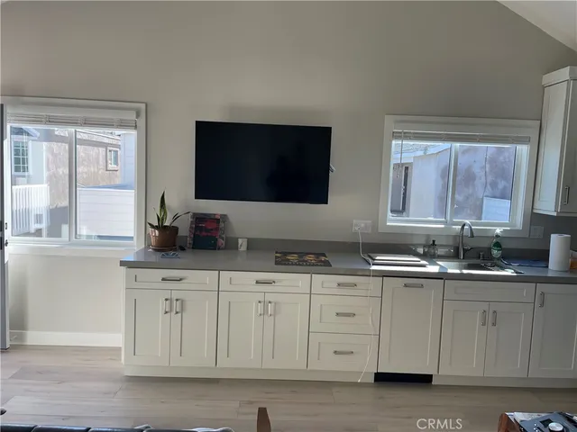 $2,500 | 204 Lugonia Street, Unit C, Newport Beach, CA 92663