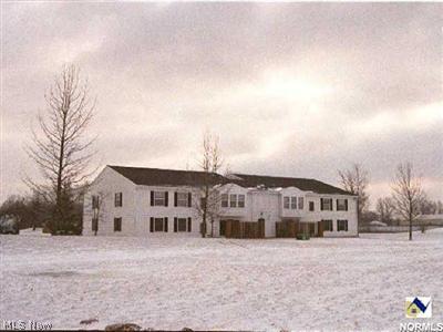 26199 Raintree Boulevard, Unit 8A Olmsted Falls, OH 44138 - Photo 1 of 1