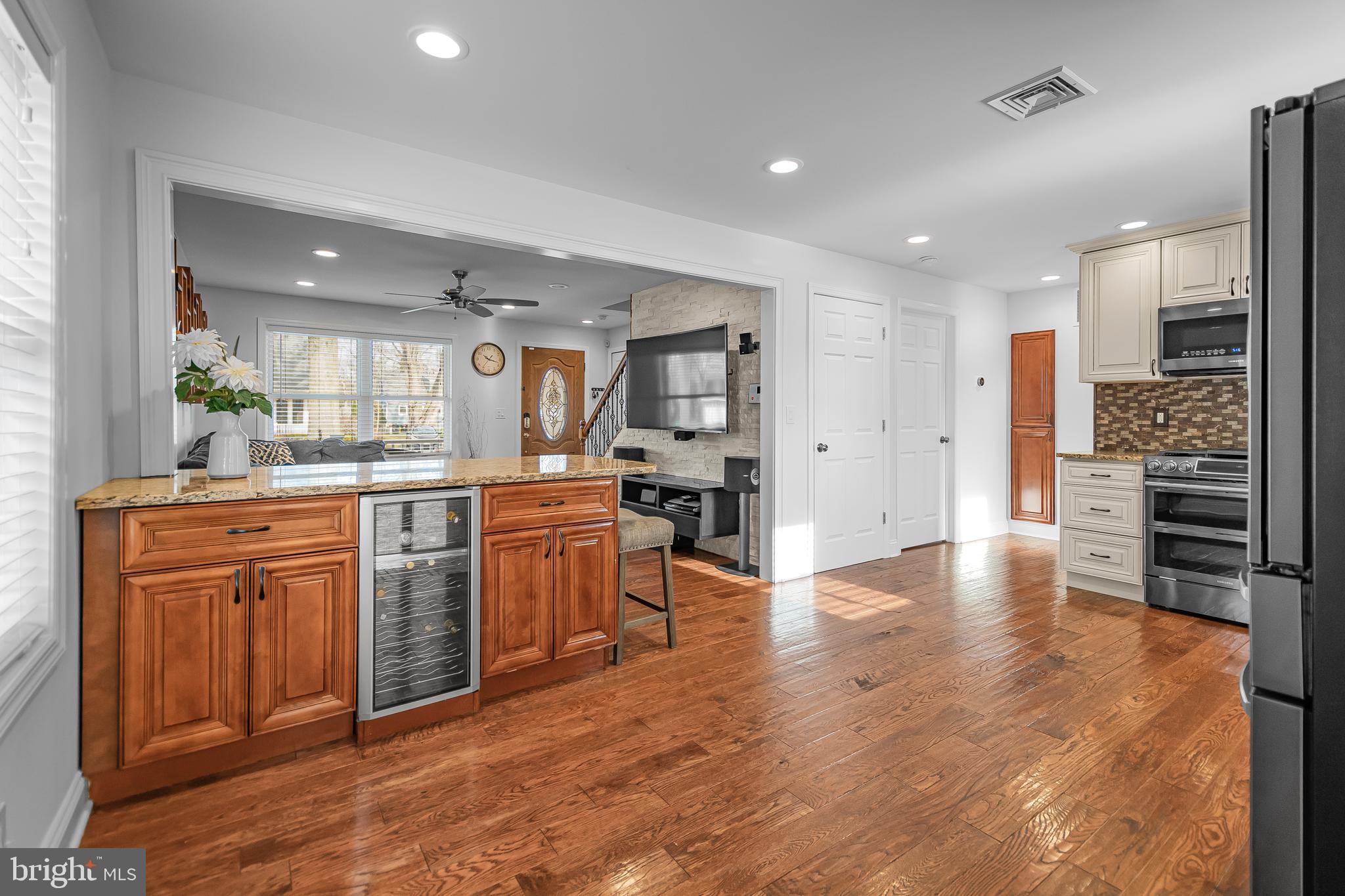 185 Upland Avenue Ewing, NJ 08638 - Photo 11 of 30