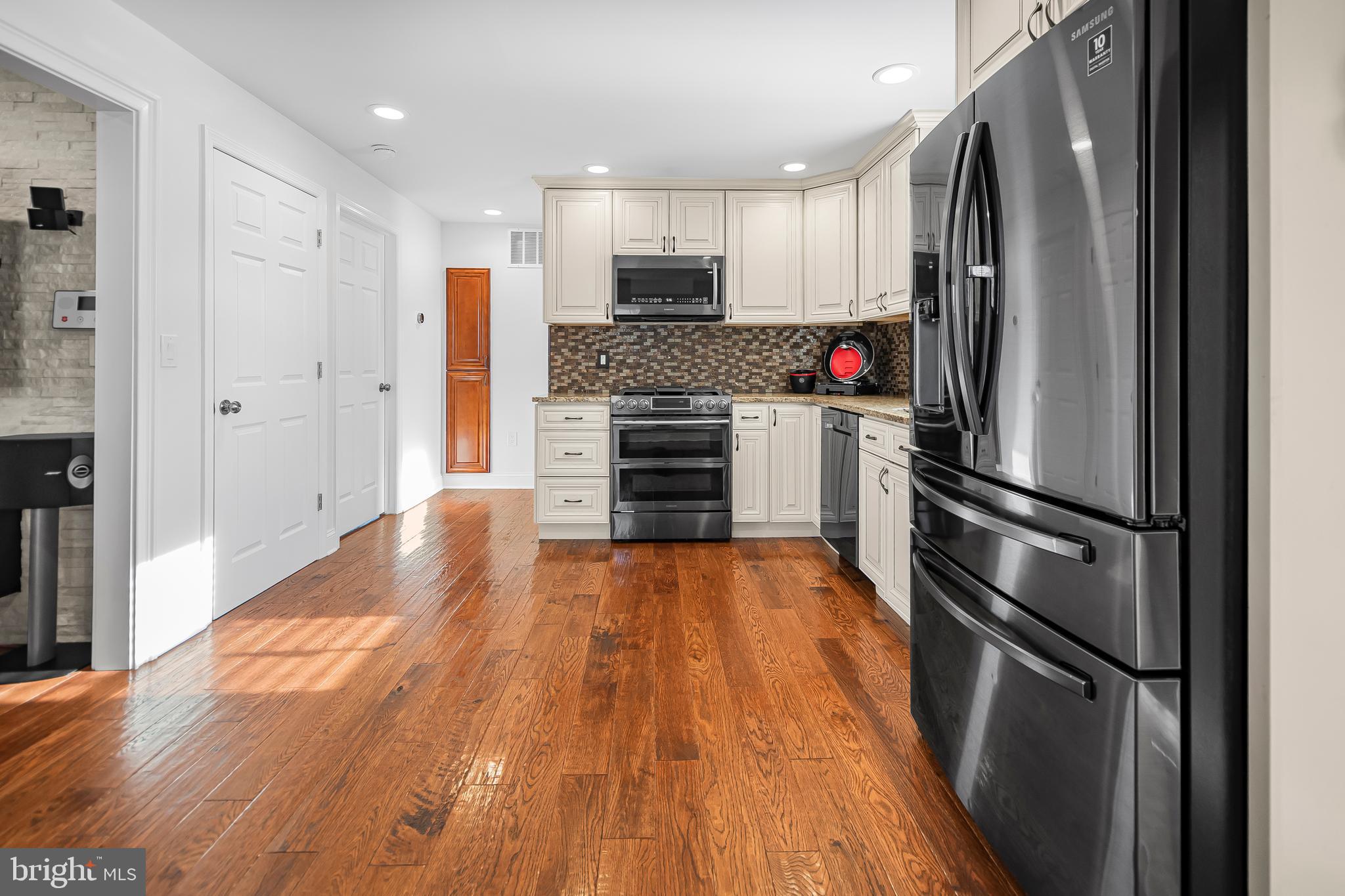 185 Upland Avenue Ewing, NJ 08638 - Photo 14 of 30