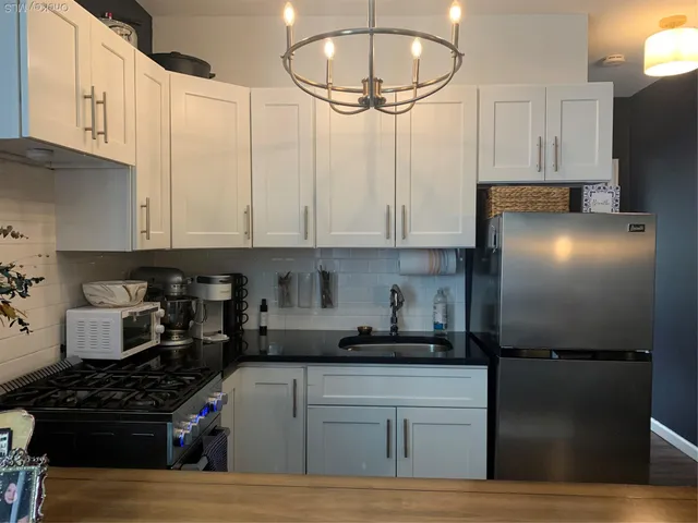 $2,100 | 21-29 Audrey Avenue, Unit C, Oyster Bay, NY 11771