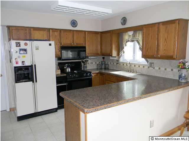 18 Reed Road Howell, NJ 07731 - Photo 6 of 20 Additional Photo