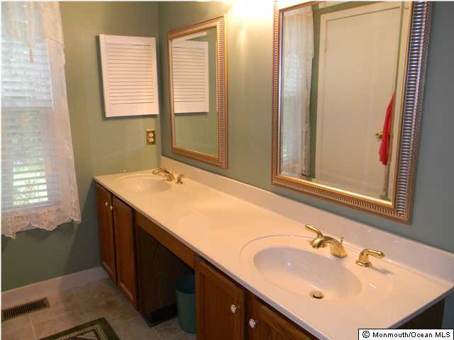 18 Reed Road Howell, NJ 07731 - Photo 10 of 20 Additional Photo