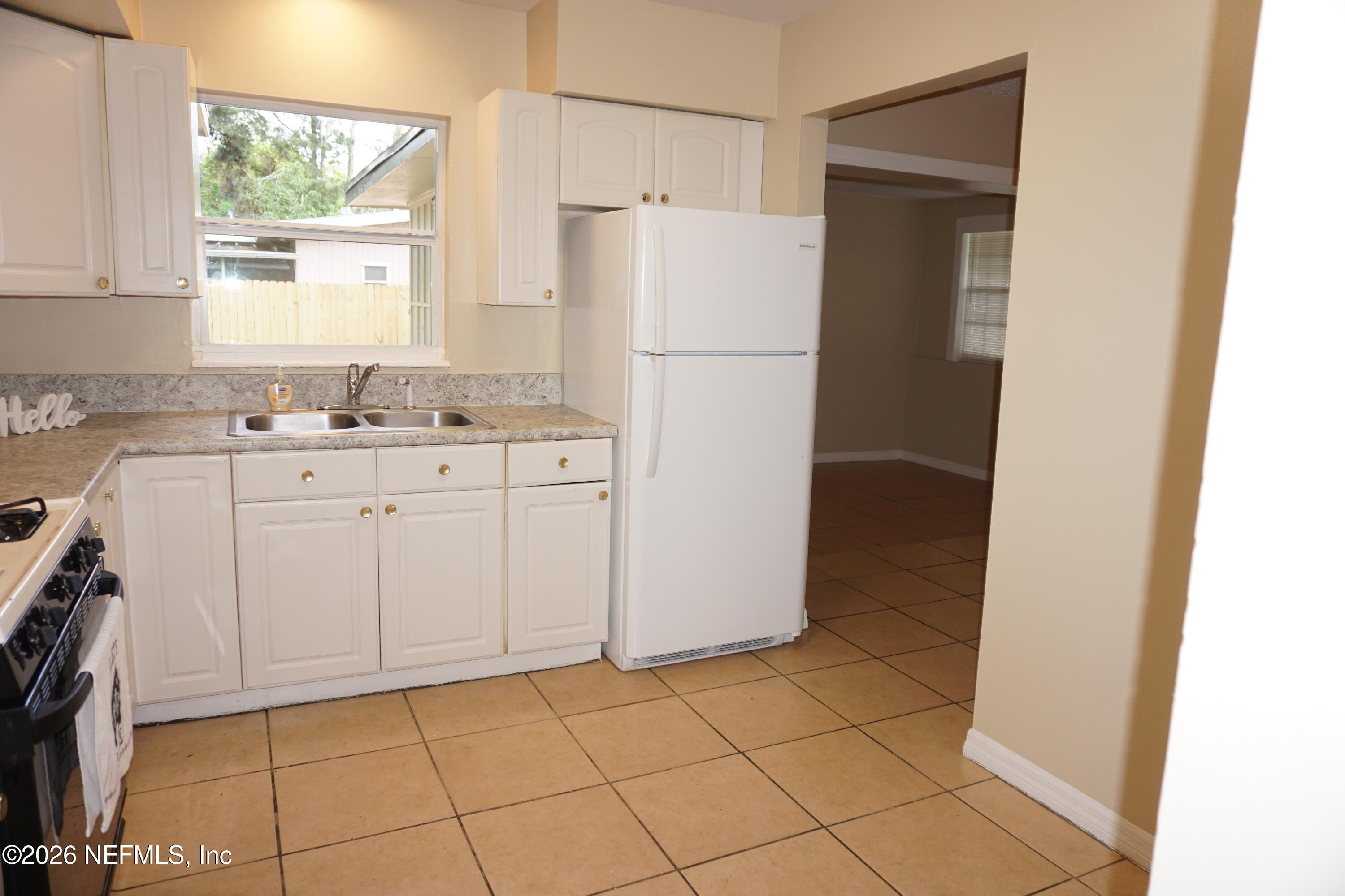 7459 Strato Road Jacksonville, FL 32210 - Photo 4 of 17 DSC08031