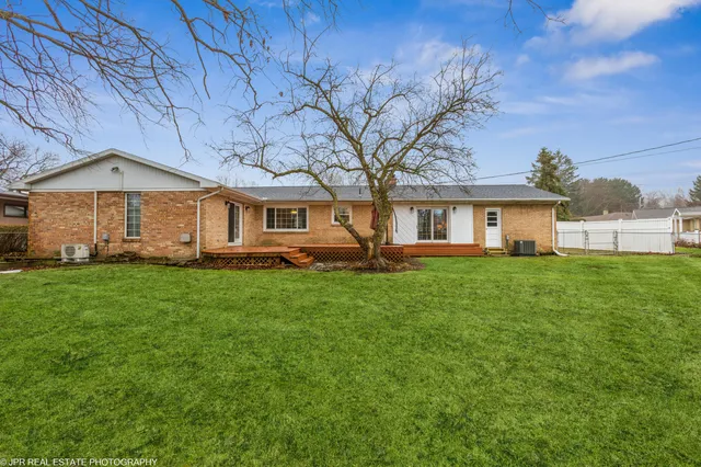 $369,000 | 305 North Veronica Court, St. Joseph, MI 49085