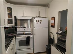 516 Mansfield M, Unit 516 Boca Raton, FL 33434 - Photo 8 of 15 Gallery Image 8