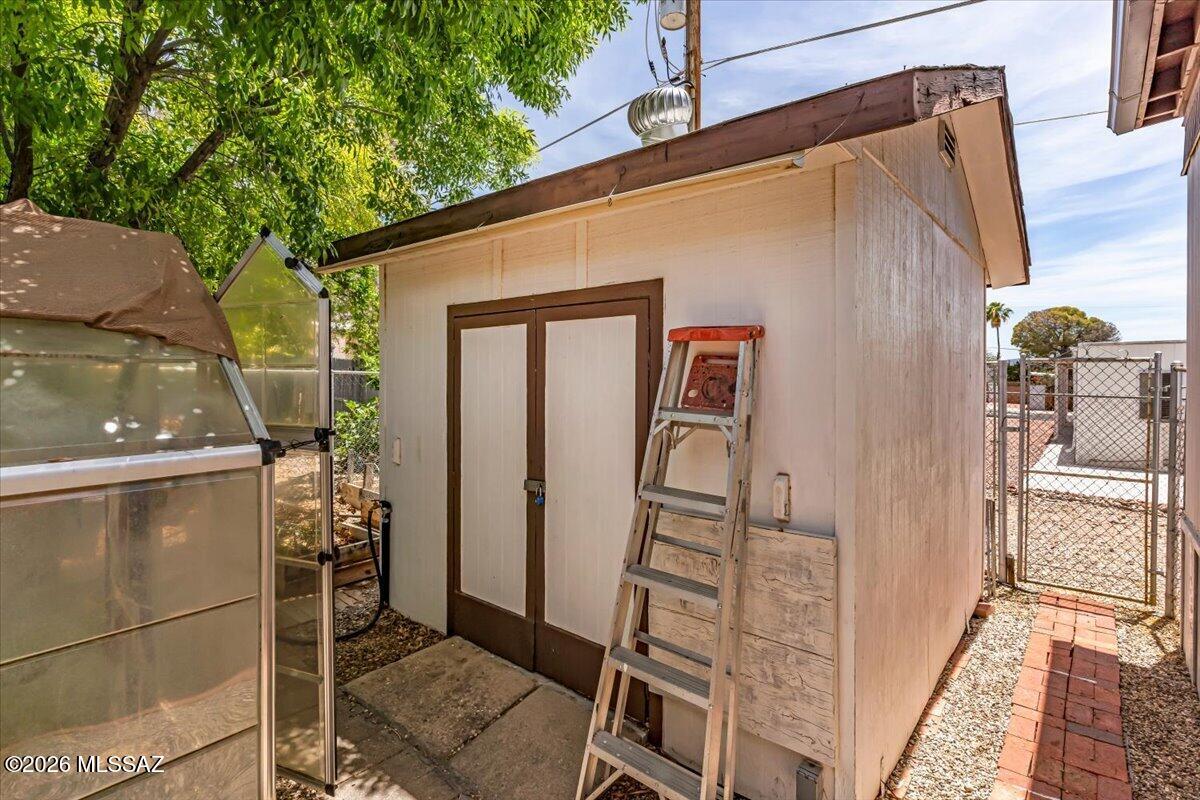 5379 West Rafter Cir Street Tucson, AZ 85713 - Photo 32 of 38 a backyard of a house