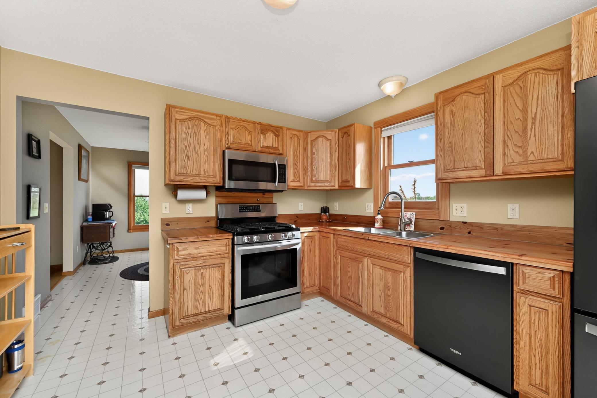 210 Zenith Street Lanesboro, MN 55949 - Photo 2 of 28