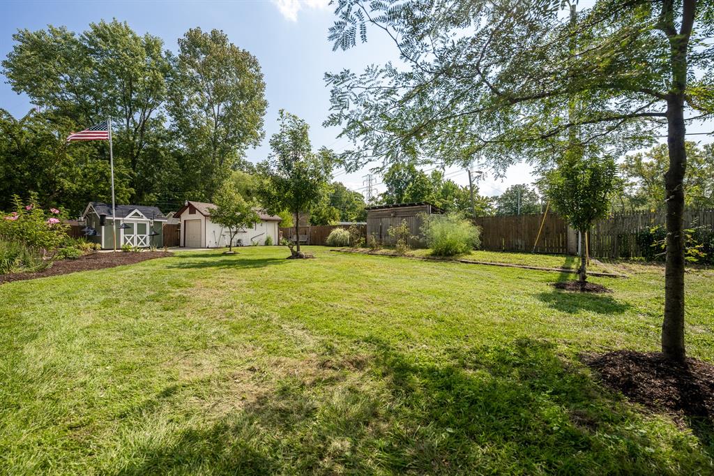 2715 Cardigan Road Indianapolis, IN 46268 - Photo 38 of 44 Gallery Image 38