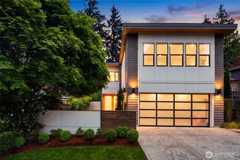 $4,100,000 | 4412 94th Avenue Northeast, Yarrow Point, WA 98004