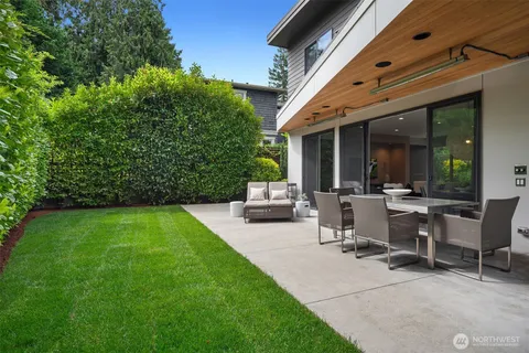 $4,100,000 | 4412 94th Avenue Northeast, Yarrow Point, WA 98004