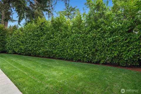 $4,100,000 | 4412 94th Avenue Northeast, Yarrow Point, WA 98004