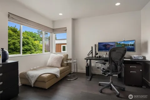 $4,100,000 | 4412 94th Avenue Northeast, Yarrow Point, WA 98004