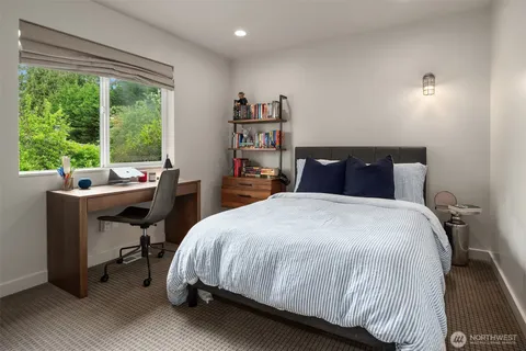 $4,100,000 | 4412 94th Avenue Northeast, Yarrow Point, WA 98004