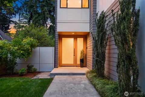$4,100,000 | 4412 94th Avenue Northeast, Yarrow Point, WA 98004