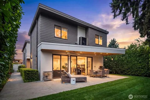 $4,100,000 | 4412 94th Avenue Northeast, Yarrow Point, WA 98004