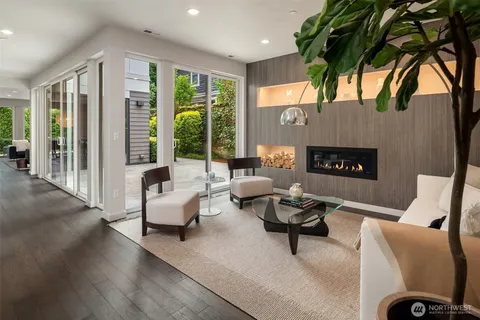 $4,100,000 | 4412 94th Avenue Northeast, Yarrow Point, WA 98004