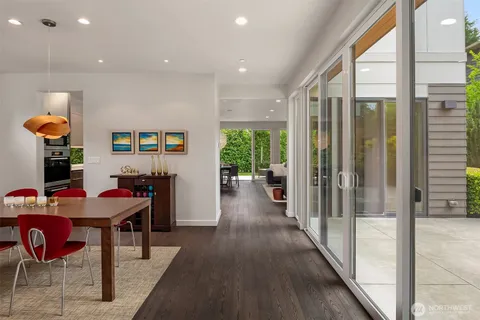$4,100,000 | 4412 94th Avenue Northeast, Yarrow Point, WA 98004