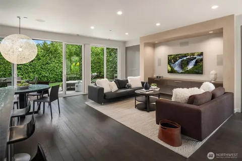 $4,100,000 | 4412 94th Avenue Northeast, Yarrow Point, WA 98004