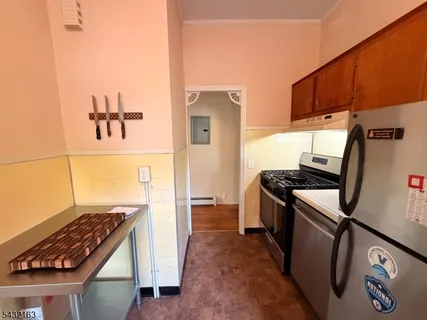 $1,875 | 2 Prospect Avenue, Unit 2, Montclair, NJ 07042