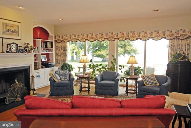 1525 Shipsview Road Annapolis, MD 21409 - Photo 16 of 30 Living Room with fireplace