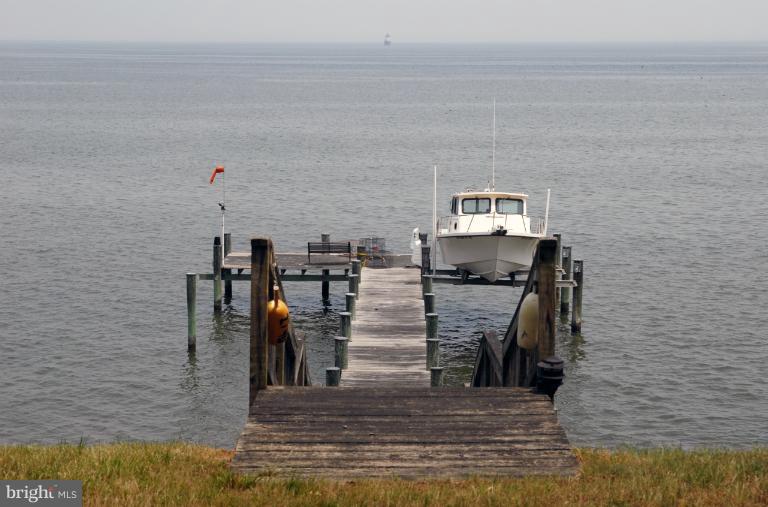 1525 Shipsview Road Annapolis, MD 21409 - Photo 18 of 30 Private Pier with boat lift