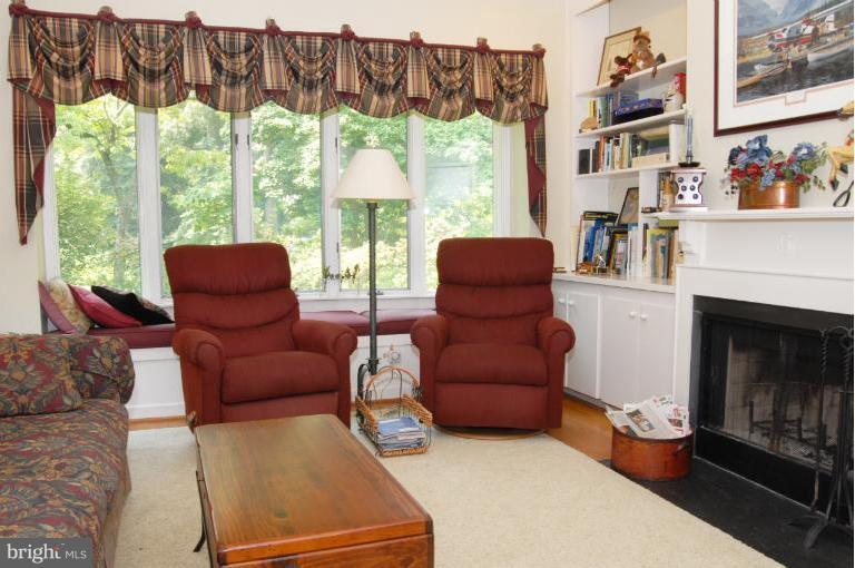 1525 Shipsview Road Annapolis, MD 21409 - Photo 19 of 30 Family Room