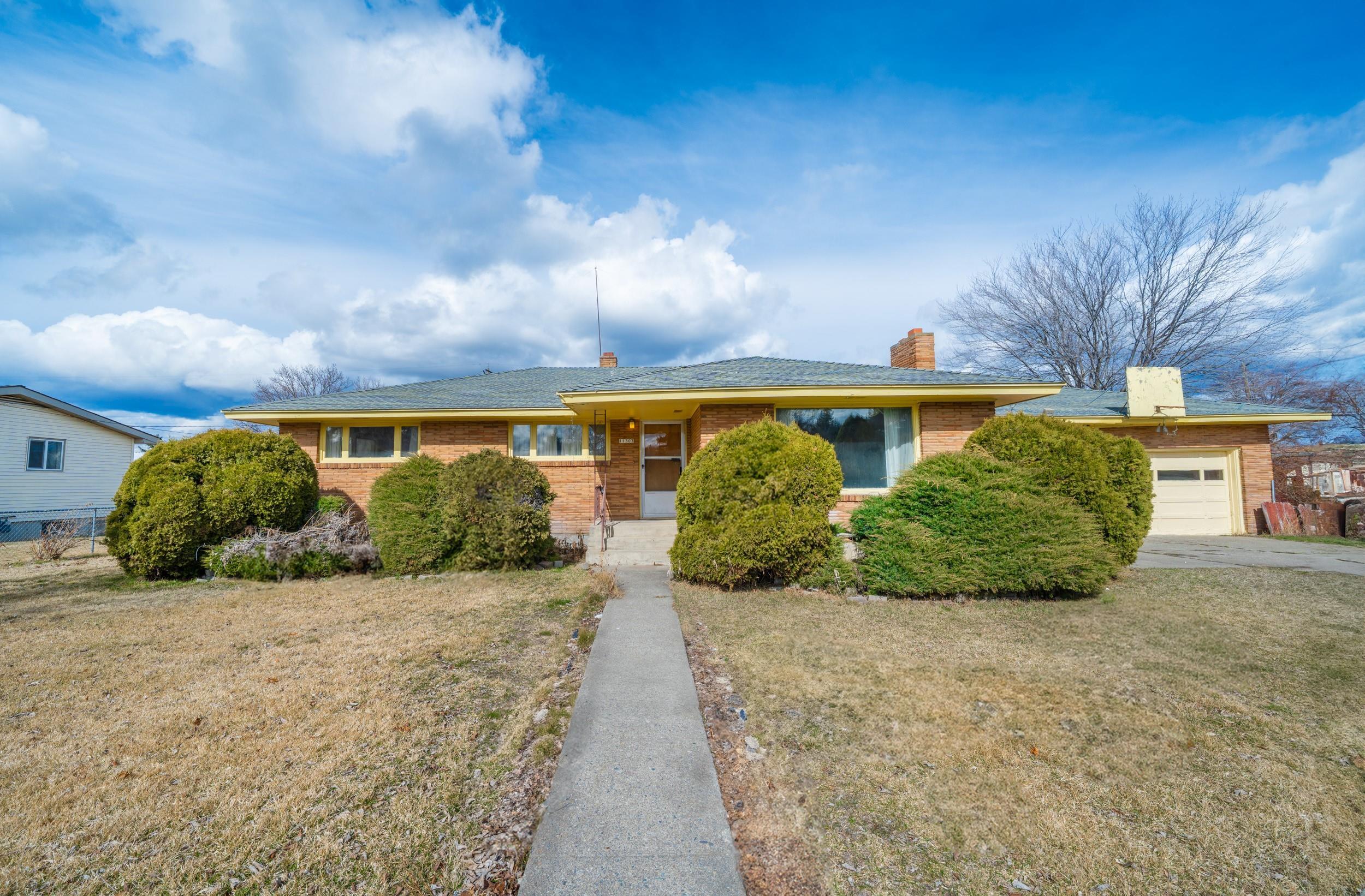 11303 East 9th Avenue Spokane Valley, WA 99206 - Photo 1 of 40