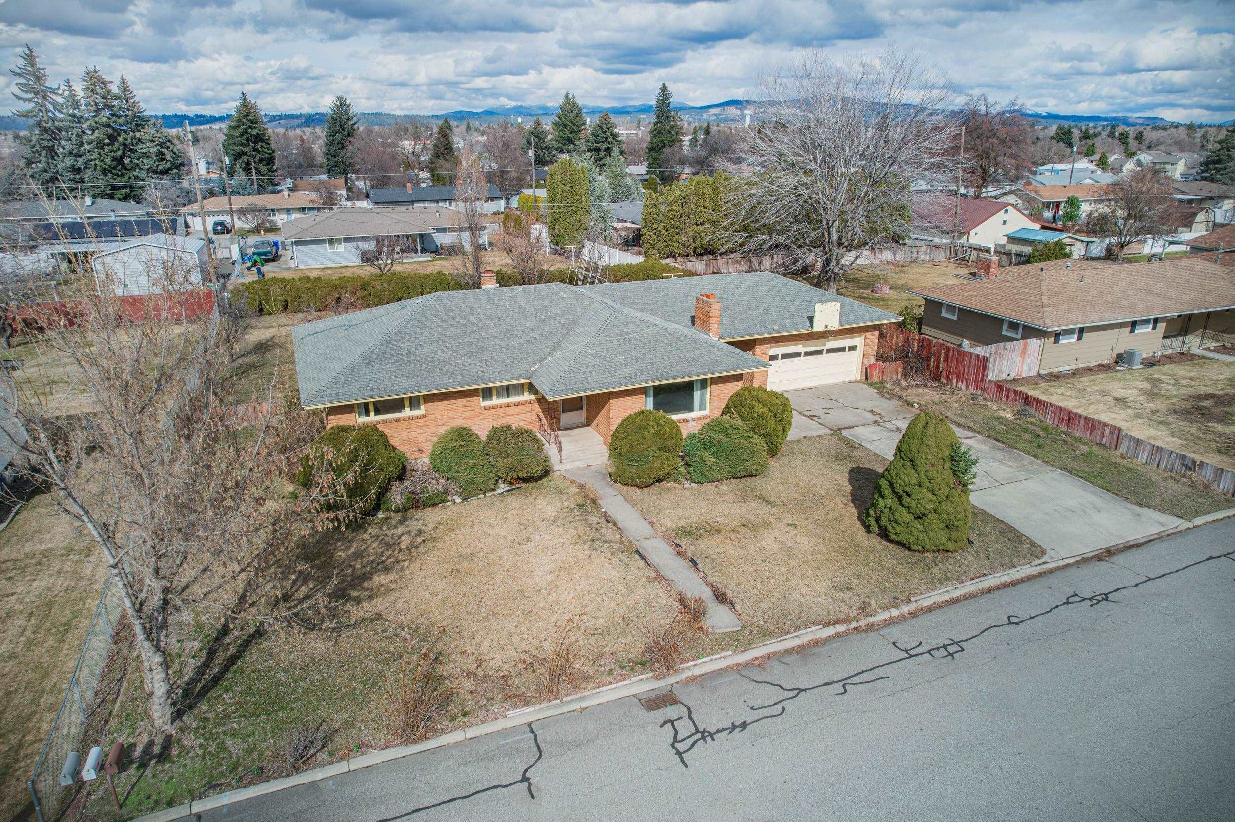 11303 East 9th Avenue Spokane Valley, WA 99206 - Photo 3 of 40