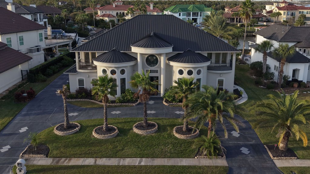 1907 Ray Shell Court Seabrook, TX 77586 - Photo 4 of 50 an aerial view of a house with garden space