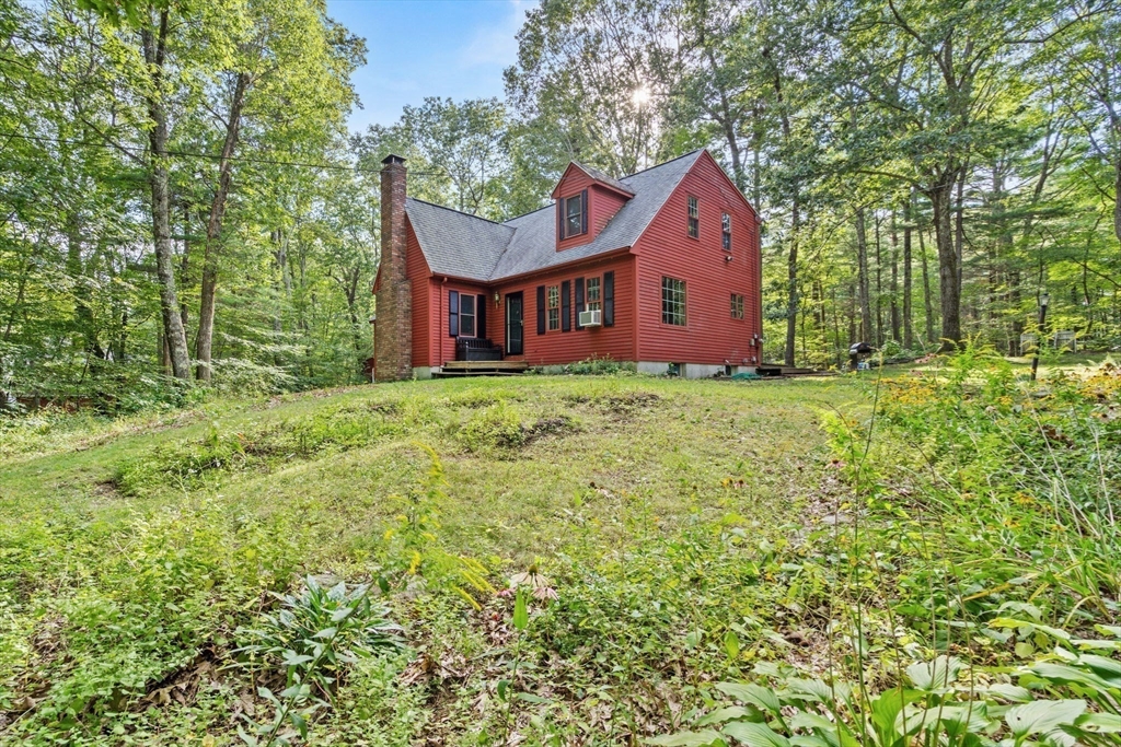 68 Borkum Road Spencer, MA 01562 - Photo 3 of 32 Gallery Image 3