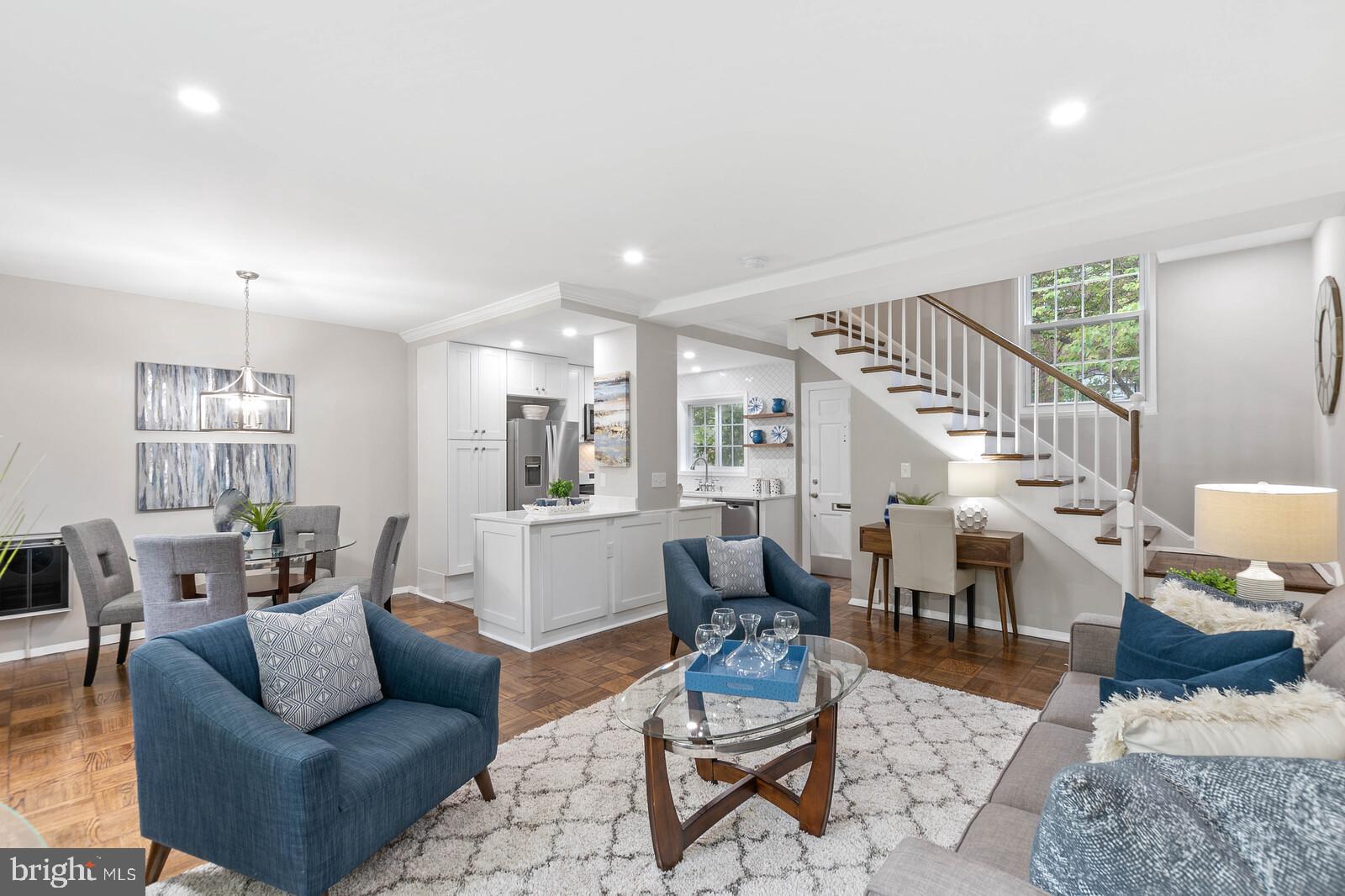3372 Gunston Road Alexandria, VA 22302 - Photo 4 of 29
