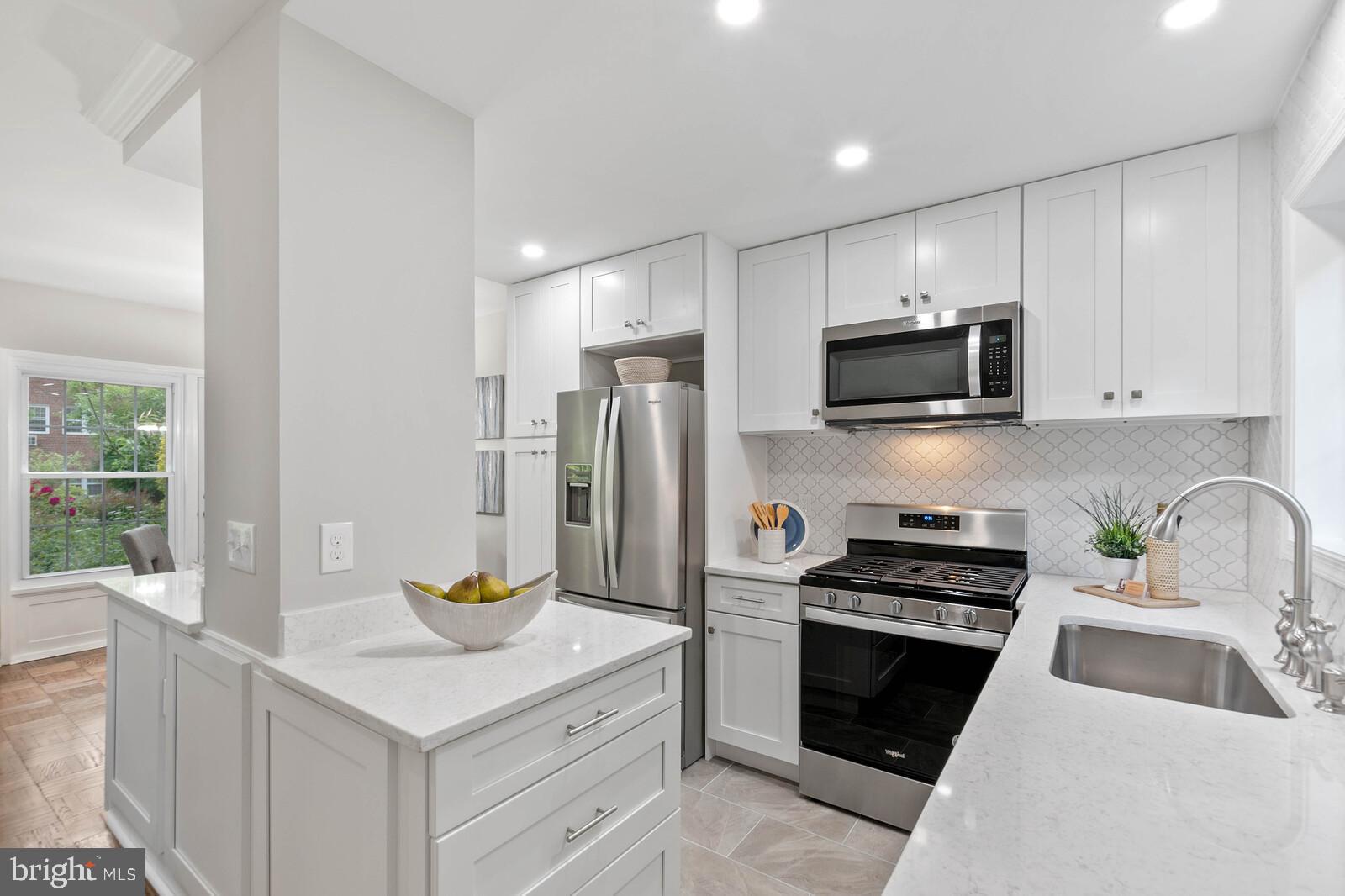 3372 Gunston Road Alexandria, VA 22302 - Photo 6 of 29