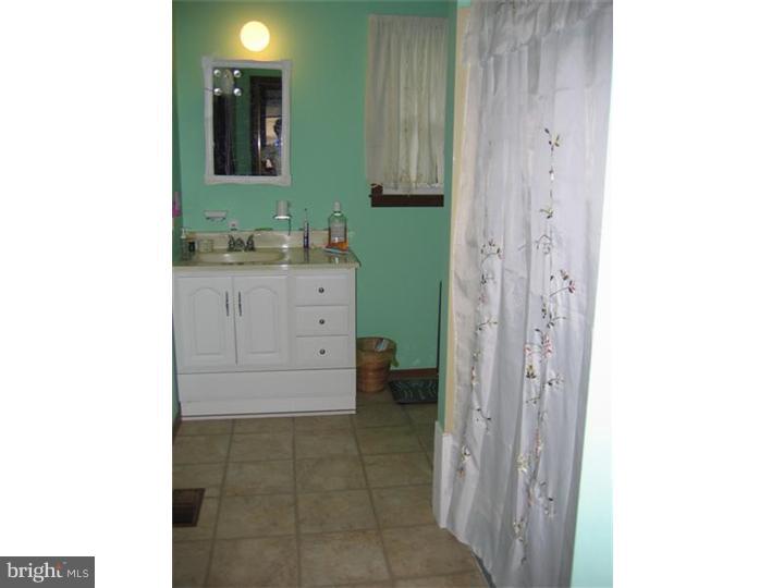 536 Chews Landing Road Sicklerville, NJ 08081 - Photo 14 of 24 Bathroom