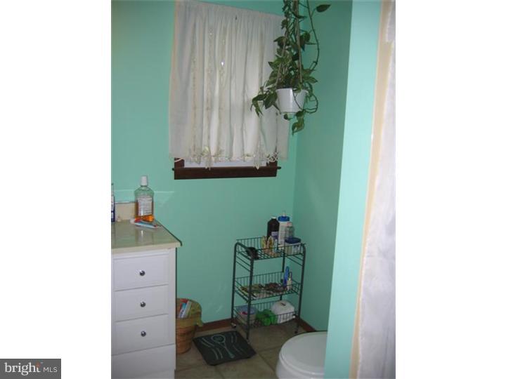 536 Chews Landing Road Sicklerville, NJ 08081 - Photo 15 of 24 Bathroom