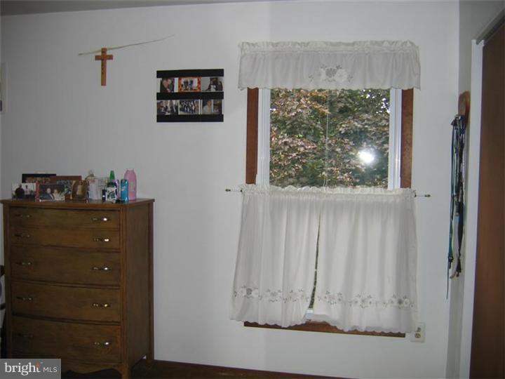 536 Chews Landing Road Sicklerville, NJ 08081 - Photo 17 of 24 Bedroom - Main