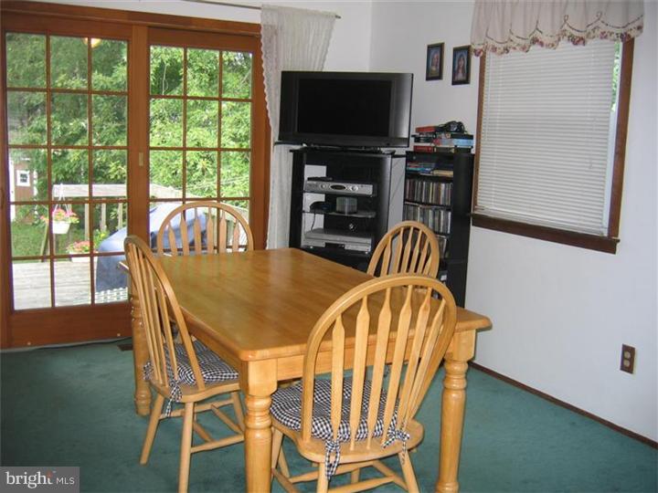 536 Chews Landing Road Sicklerville, NJ 08081 - Photo 20 of 24 Dining Room