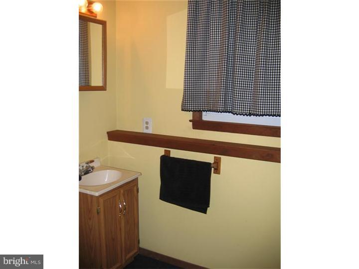 536 Chews Landing Road Sicklerville, NJ 08081 - Photo 21 of 24 Bathroom