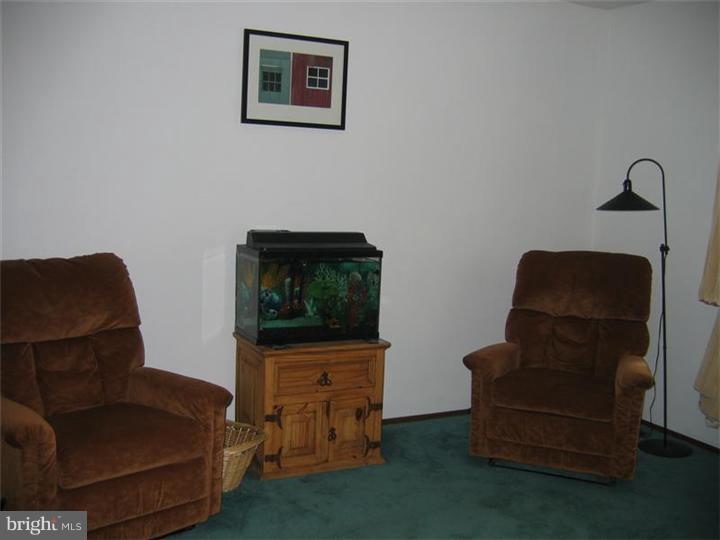 536 Chews Landing Road Sicklerville, NJ 08081 - Photo 8 of 24 Living Room